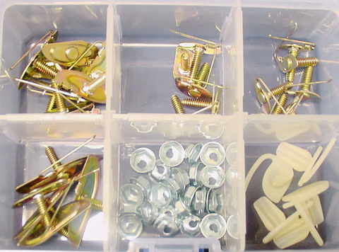 20x Chevrolet Universal Moulding Fasteners – 3/4 X 5/16 Trim Clips, NOS, Yellow Zinc